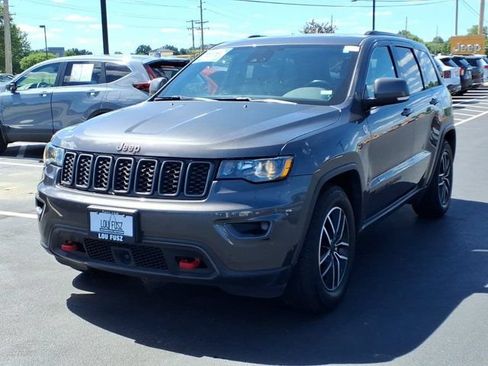 Used 2021 Jeep Grand Cherokee Trailhawk w/ Trailhawk Luxury Group AWD/4WD image 2