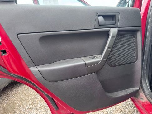 Used 2009 Ford Focus SE image 12