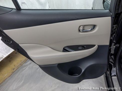 Used 2018 Nissan Leaf SL image 26