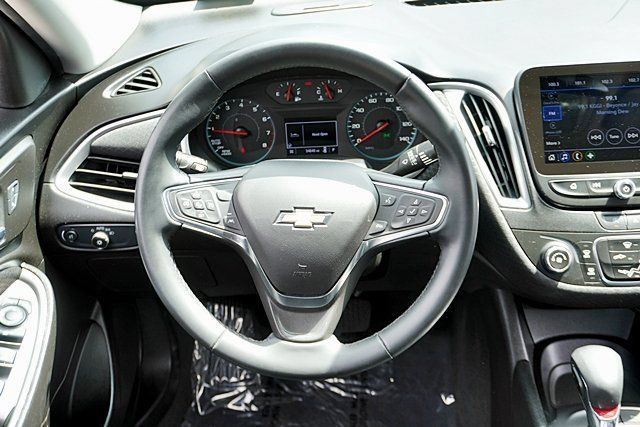 Used 2025 Chevrolet Malibu RS FWD image 28
