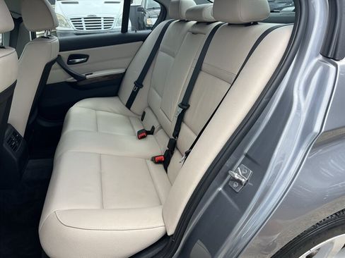 Used 2011 BMW 328i xDrive Sedan AWD/4WD image 10