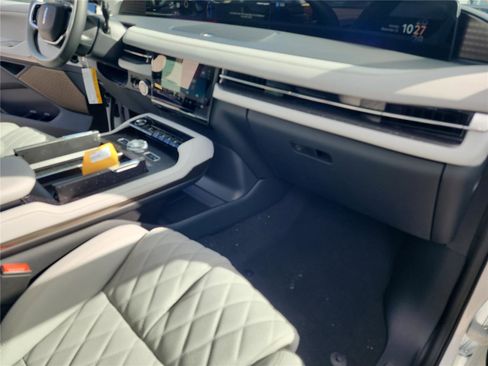 New 2026 Lincoln Navigator L Black Label image 25