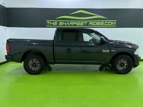 Used 2017 RAM 1500 Express w/ Express Value Package AWD/4WD image 11