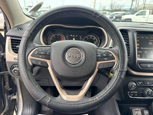 Used 2016 Jeep Cherokee Latitude w/ Safety/Convenience Group image 44