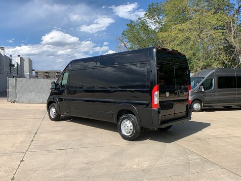 Used 2023 RAM ProMaster 2500 FWD image 3