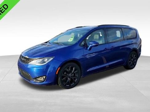 Used 2019 Chrysler Pacifica Limited w/ S Appearance Package image 5