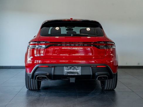 Certified 2025 Porsche Macan image 4