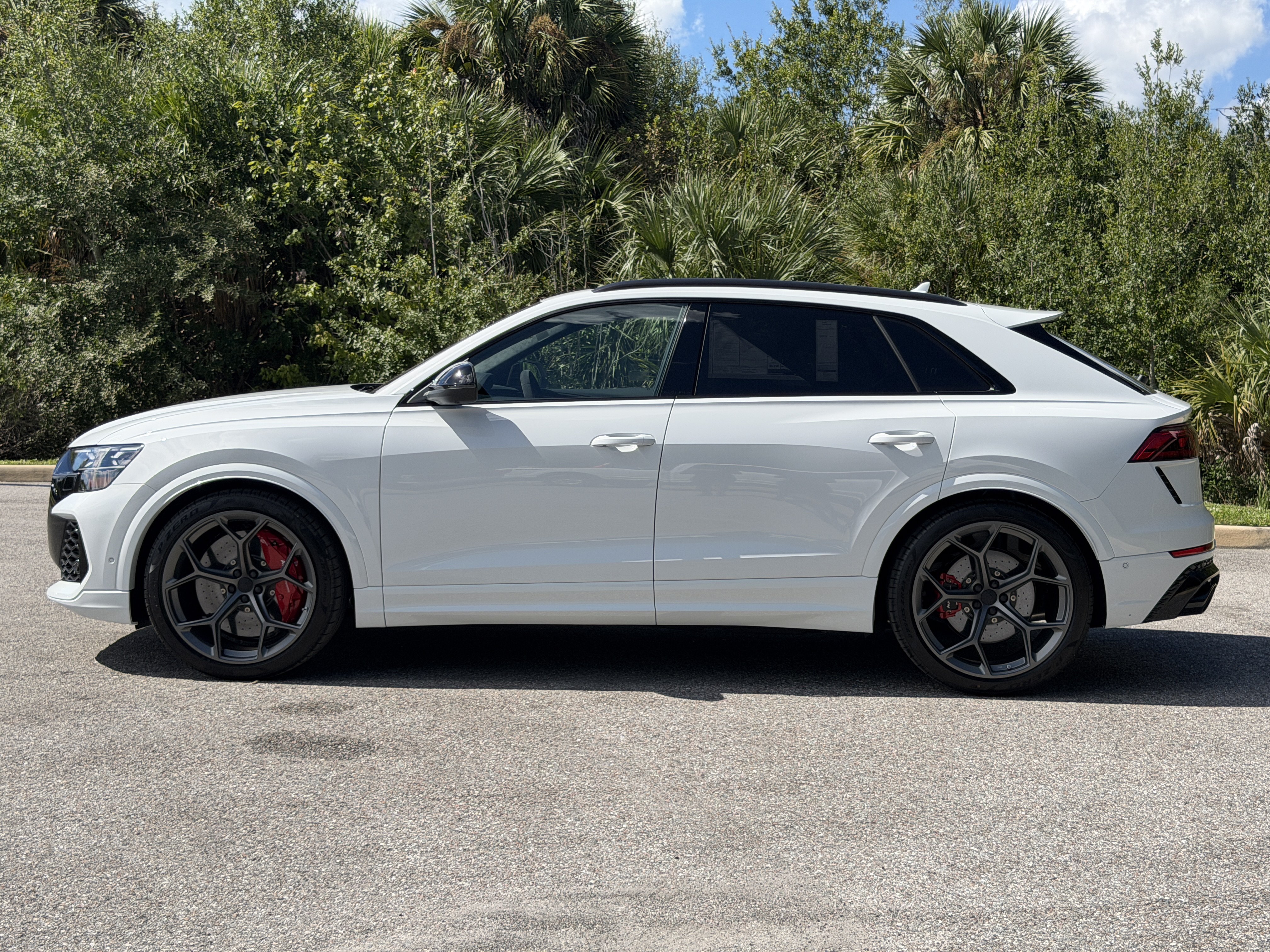 New 2027 Audi RS Q8 performance AWD/4WD image 4