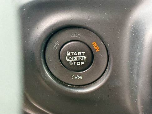 Used 2023 Jeep Wrangler Unlimited Rubicon AWD/4WD image 15