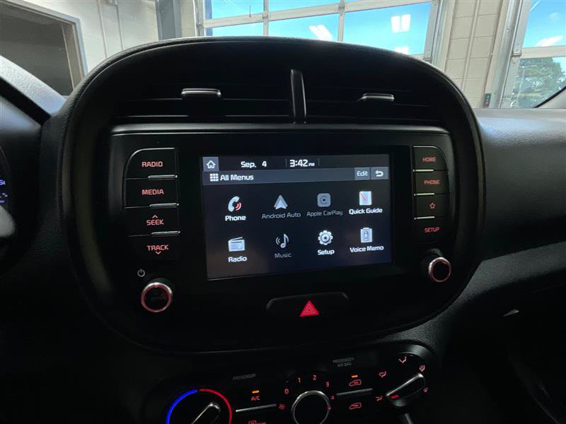 Used 2020 Kia Soul LX FWD image 17
