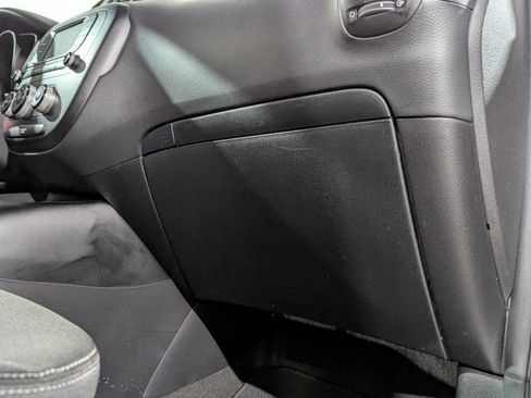 Used 2017 Kia Soul image 23