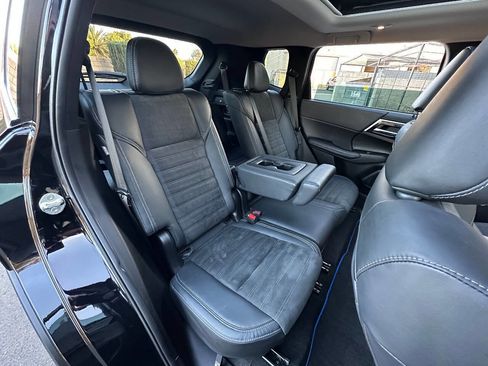 Used 2023 Mitsubishi Outlander SE image 15