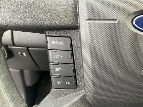 Used 2010 Ford Edge SE image 27