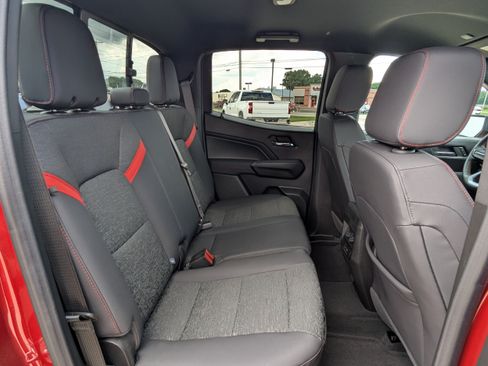 Used 2025 Chevrolet Colorado Z71 AWD/4WD image 12