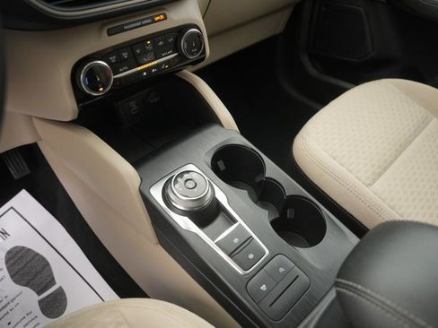 Used 2022 Ford Escape SE w/ Convenience Package image 26