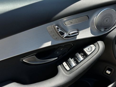 Used 2019 Mercedes-Benz GLC 300 4MATIC image 9