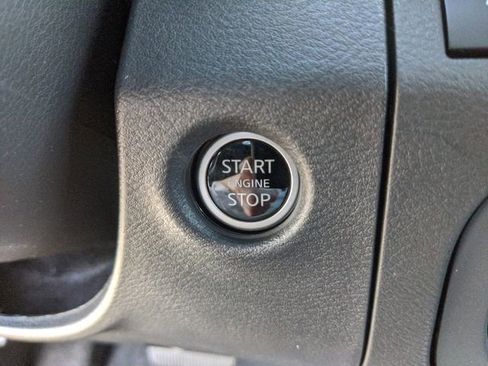 Certified 2025 Nissan Frontier SV w/ SV Convenience Package image 39