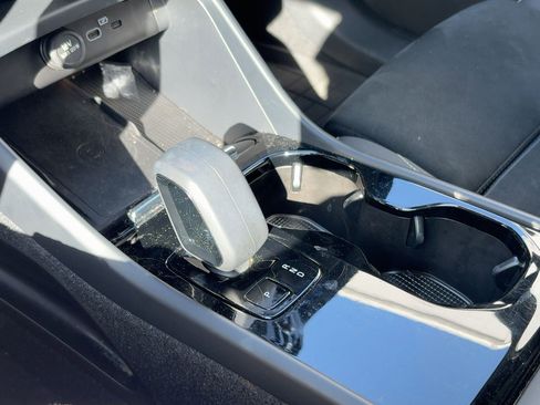 Certified 2023 Volvo XC40 Recharge Ultimate image 17