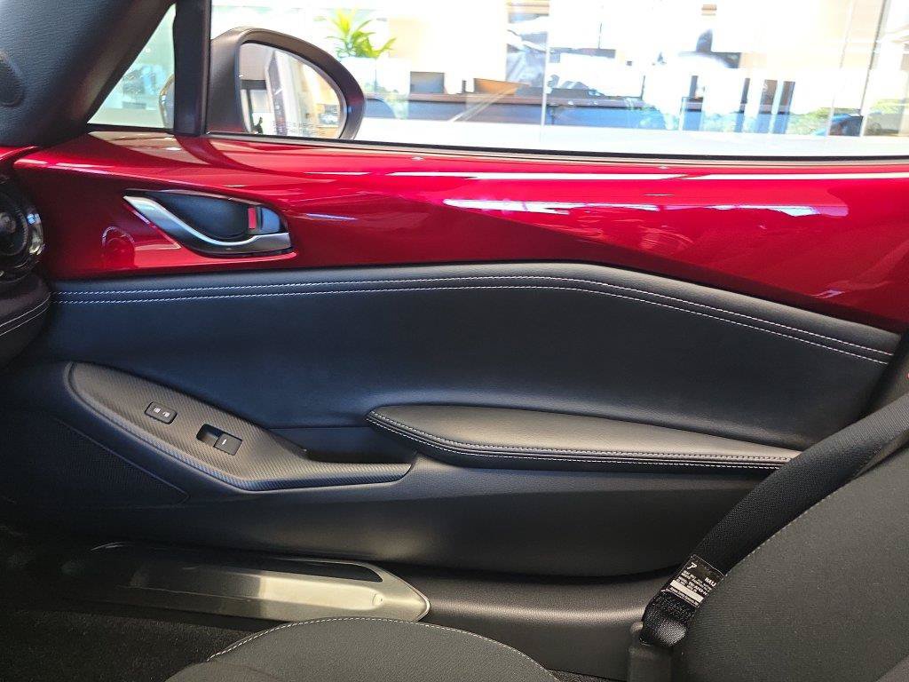 New 2026 MAZDA MX-5 Miata Club w/ Interior Package RWD image 16