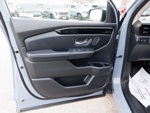 Used 2024 Honda Pilot Touring image 42