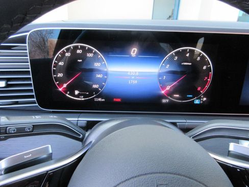 Used 2025 Mercedes-Benz GLE 580 4MATIC image 50