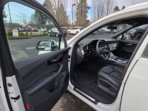 Used 2025 Audi Q7 3.0T Premium Plus image 20