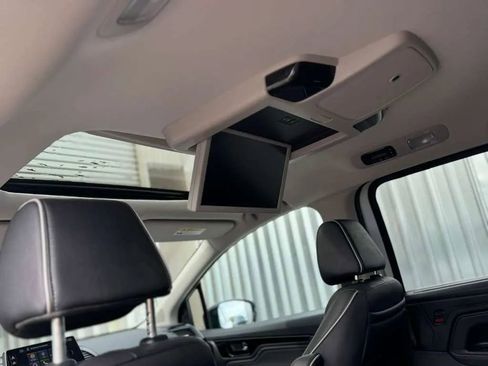 Used 2025 Honda Odyssey Elite image 44