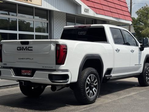 Used 2024 GMC Sierra 2500 Denali Ultimate AWD/4WD image 3