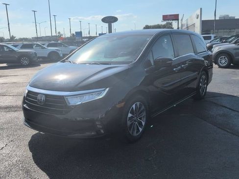 Used 2023 Honda Odyssey EX-L image 3