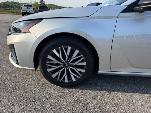 Used 2025 Nissan Altima 2.5 SV image 27