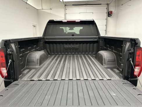 Used 2022 GMC Sierra 1500 Elevation w/ X31 Off-Road Package AWD/4WD image 14