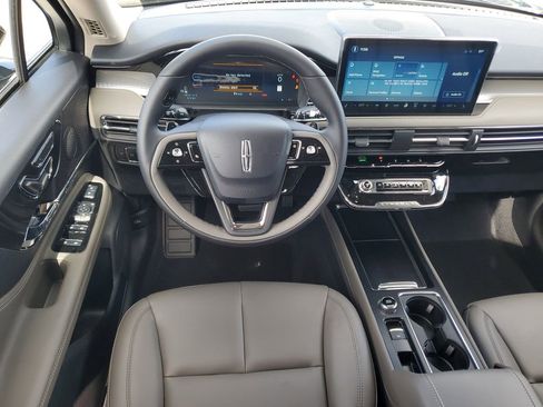 New 2026 Lincoln Corsair Premiere image 16