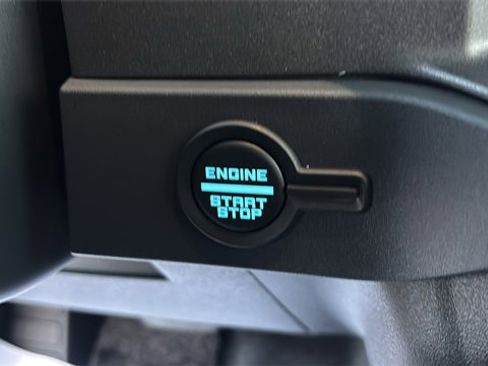 New 2025 Ford Bronco Badlands image 11