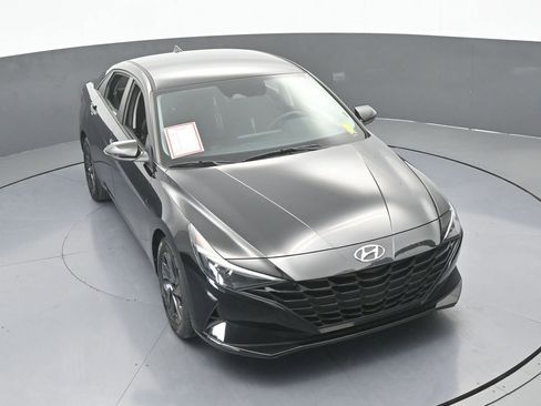 Used 2023 Hyundai Elantra SEL image 54