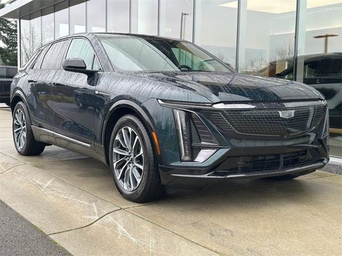 Certified 2024 Cadillac Lyriq Sport image 8