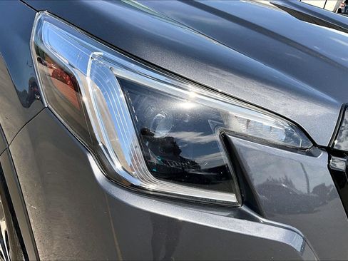 Used 2022 Subaru Forester Premium AWD/4WD image 30