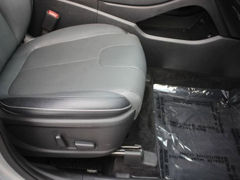 Used 2022 Hyundai Santa Fe SEL w/ Convenience + Premium Package AWD/4WD image 33
