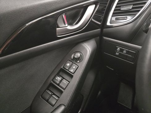 Used 2014 MAZDA MAZDA3 i Touring image 20