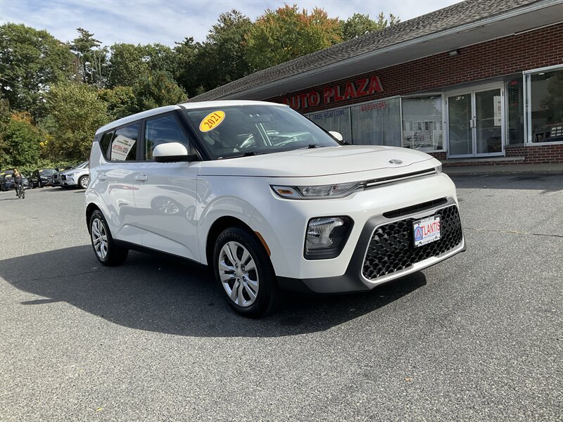 Used 2021 Kia Soul LX FWD image 3