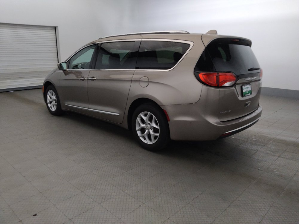 Used 2017 Chrysler Pacifica Touring-L Plus w/ Advanced Safetytec Group FWD image 3