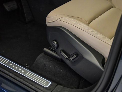 New 2026 Volvo XC90 B5 Core image 26