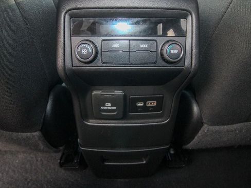Used 2020 GMC Acadia SLE w/ Driver Convenience Package FWD image 10