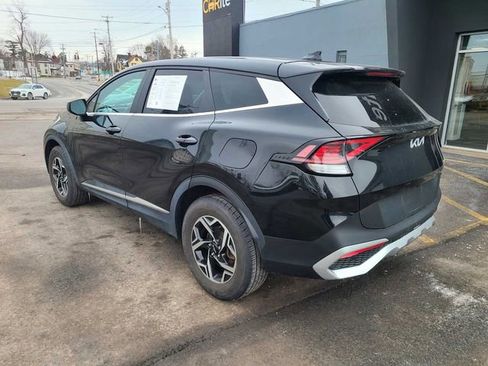 Used 2023 Kia Sportage LX image 9