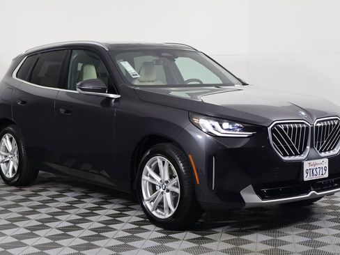 Used 2025 BMW X3 xDrive30i w/ Convenience Package image 3