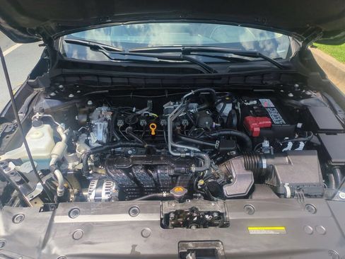 Used 2025 Nissan Altima 2.5 SV FWD image 34
