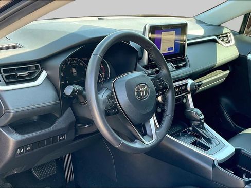 Used 2025 Toyota RAV4 XLE Premium FWD image 18