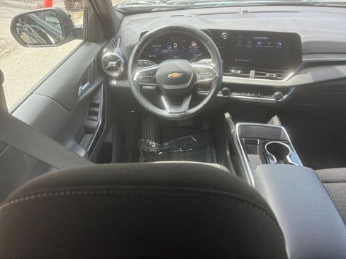 Used 2025 Chevrolet Equinox LT FWD image 29