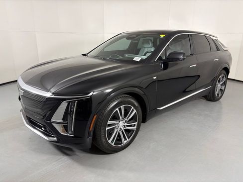 Used 2023 Cadillac Lyriq 2WD image 4