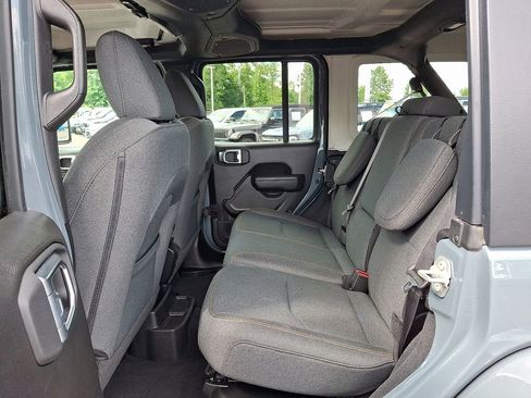 Used 2024 Jeep Wrangler Unlimited w/ Convenience Group AWD/4WD image 11