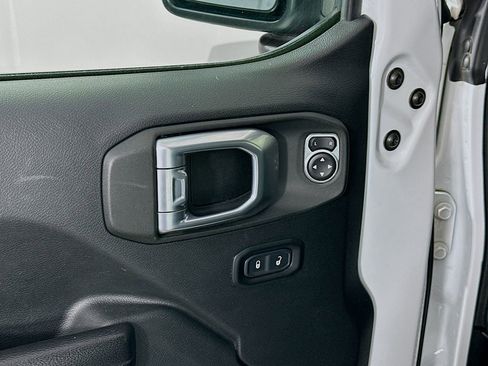 Used 2021 Jeep Wrangler Unlimited Sport image 23